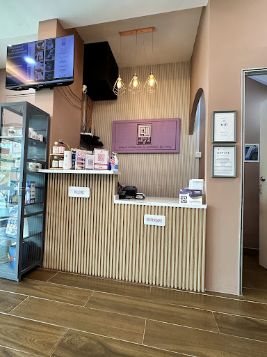 KLINIK DR ANISAH DAN KELUARGA