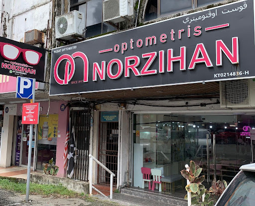 Optometris Norzihan